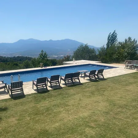 Хостел Albatlos Яка