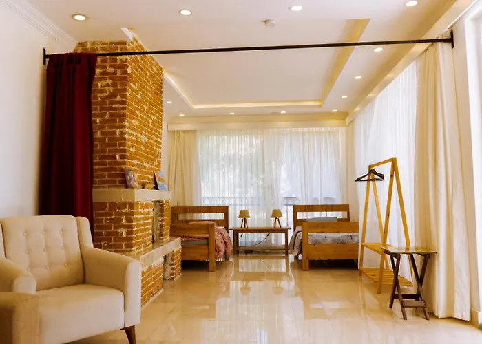 Vandrarhem Albatlos *