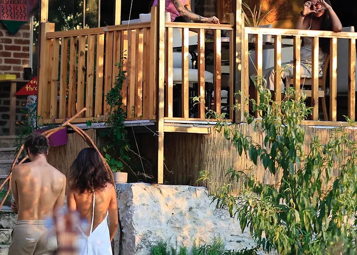 Albatlos Vandrarhem *